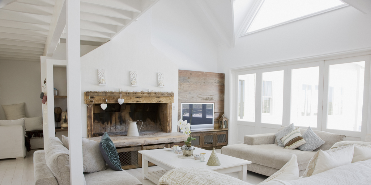 biała farba do ścian i sufitów bio Tikkurila Nature White w salonie