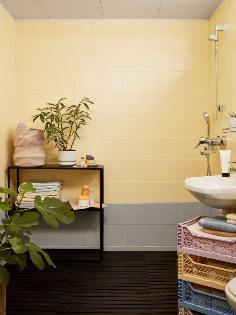 kafelki w łazience pomalowane farbą do płytek Tikkurila Luja Ceramic Tiles