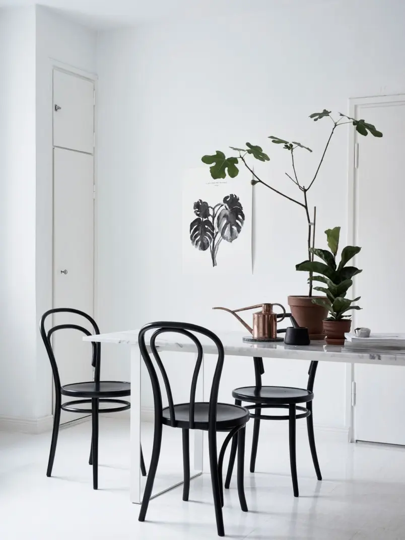 Aranżacje wnętrz w tonacji off-white - kolor Zephyr