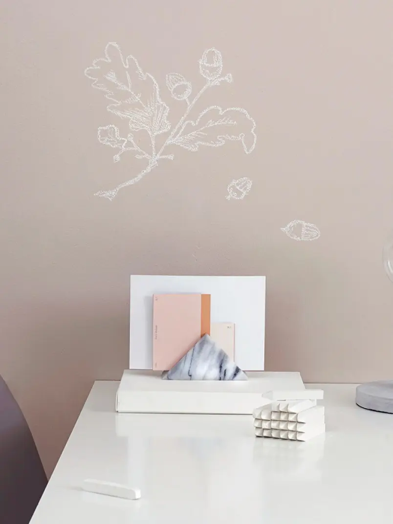 Farba tablicowa Tikkurila Liitu w sypialni