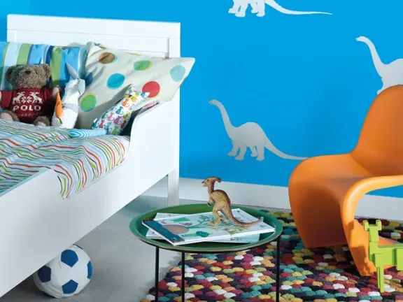 Wzory na ścianie w pokoju dziecka z farbami Tikkurila 