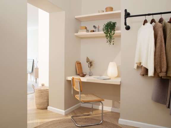 wnętrze w stylu boho w kolorze Tikkurila X459