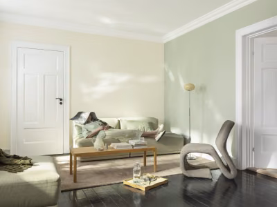 Wnętrze  w pastelowych odcieniach w palety Quiet Zone Tikkurila.