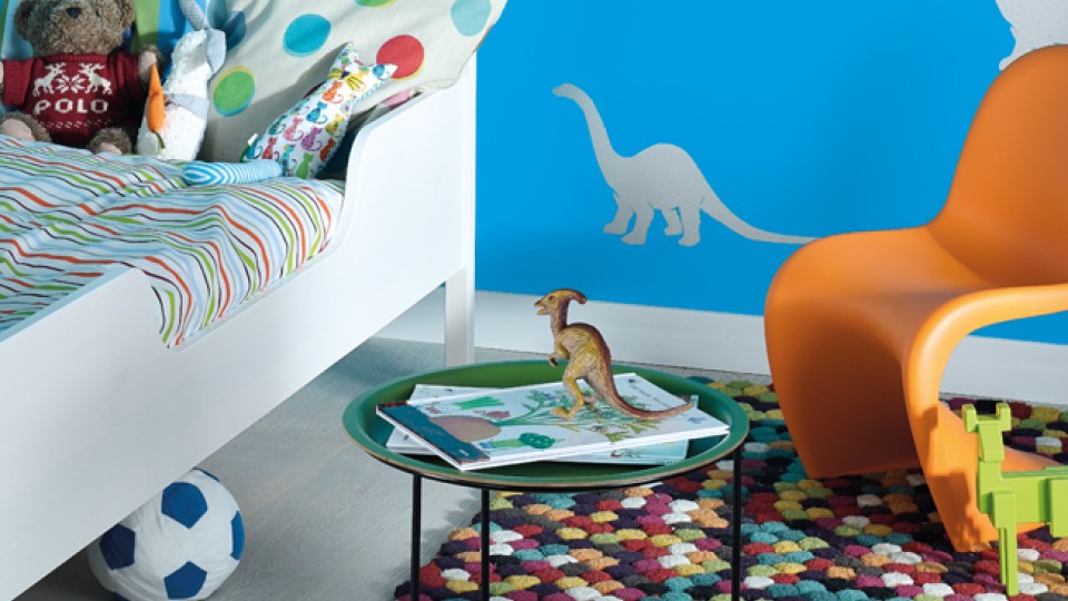 Wzory na ścianie w pokoju dziecka z farbami Tikkurila 