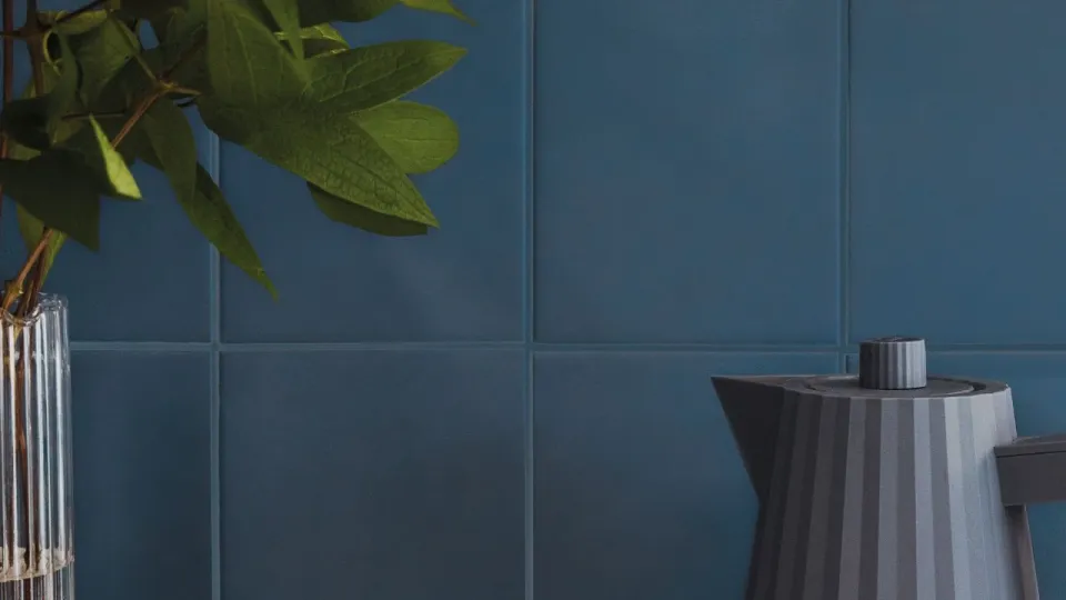 płytki w kuchni pomalowane farbą Tikkurila Luja Ceramic Tiles