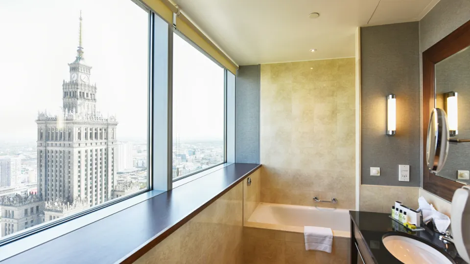 Intercontinental-Hotel-Warszawa-sufit-Tikkurila-Luja