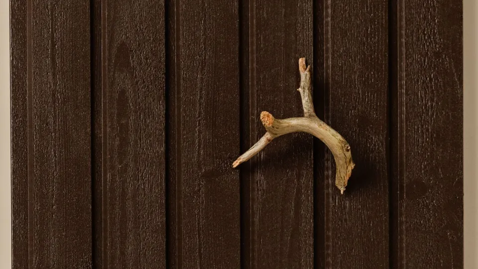 popularny kolor na drewniane elewacje - brąz Q707 Peikko