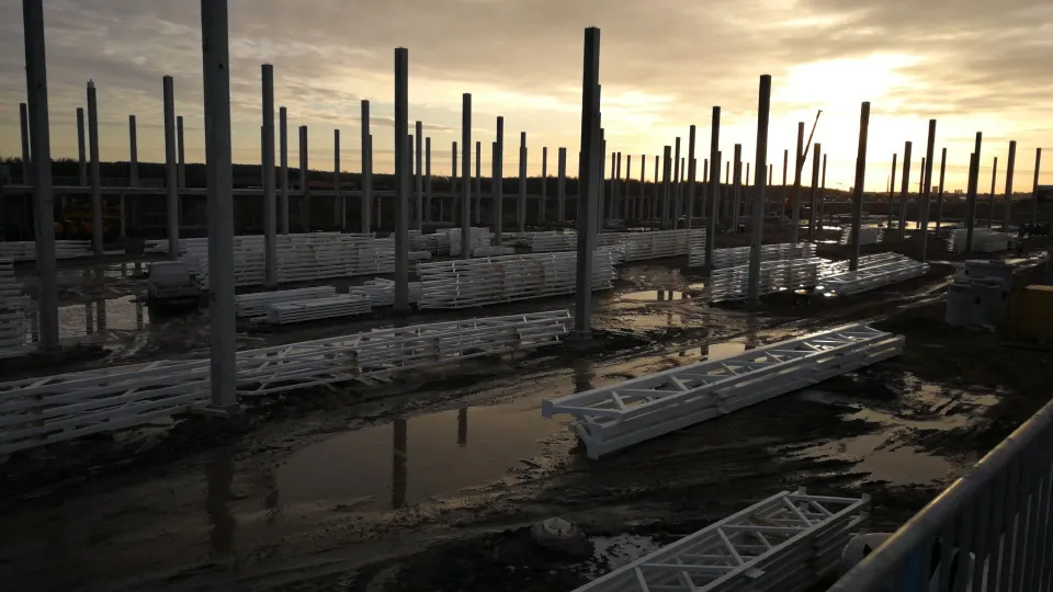 Powłoki wodorozcieńczalne i rozpuszczalnikowe: porównanie