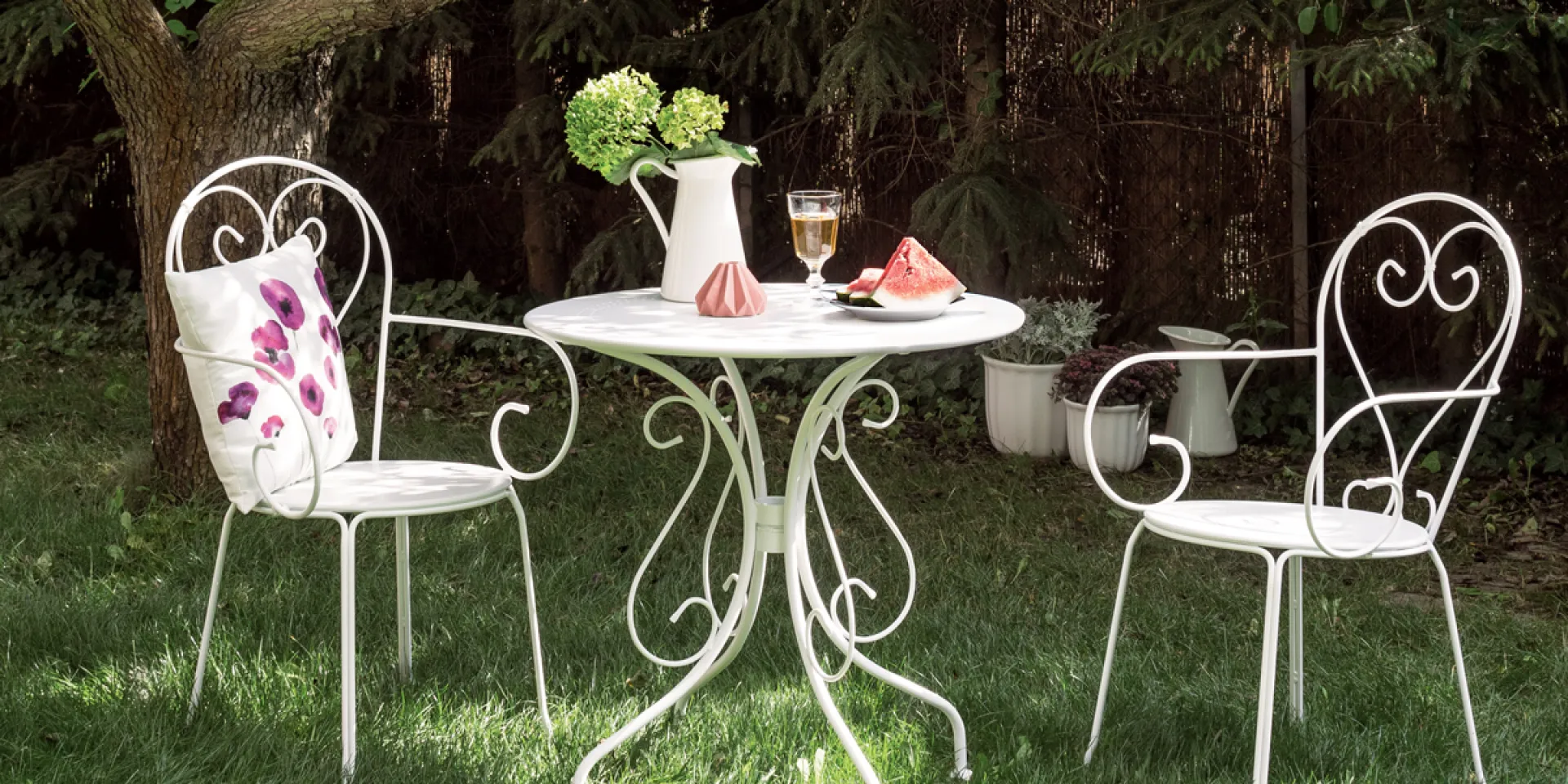 Farba do metalu uchroni meble ogrodowe przed korozją