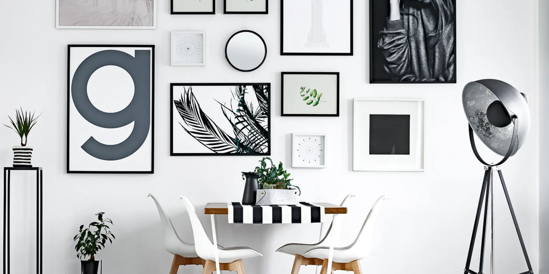 Jadalnia w odcieniach bieli Zephyr z kontrastującymi dodatkami