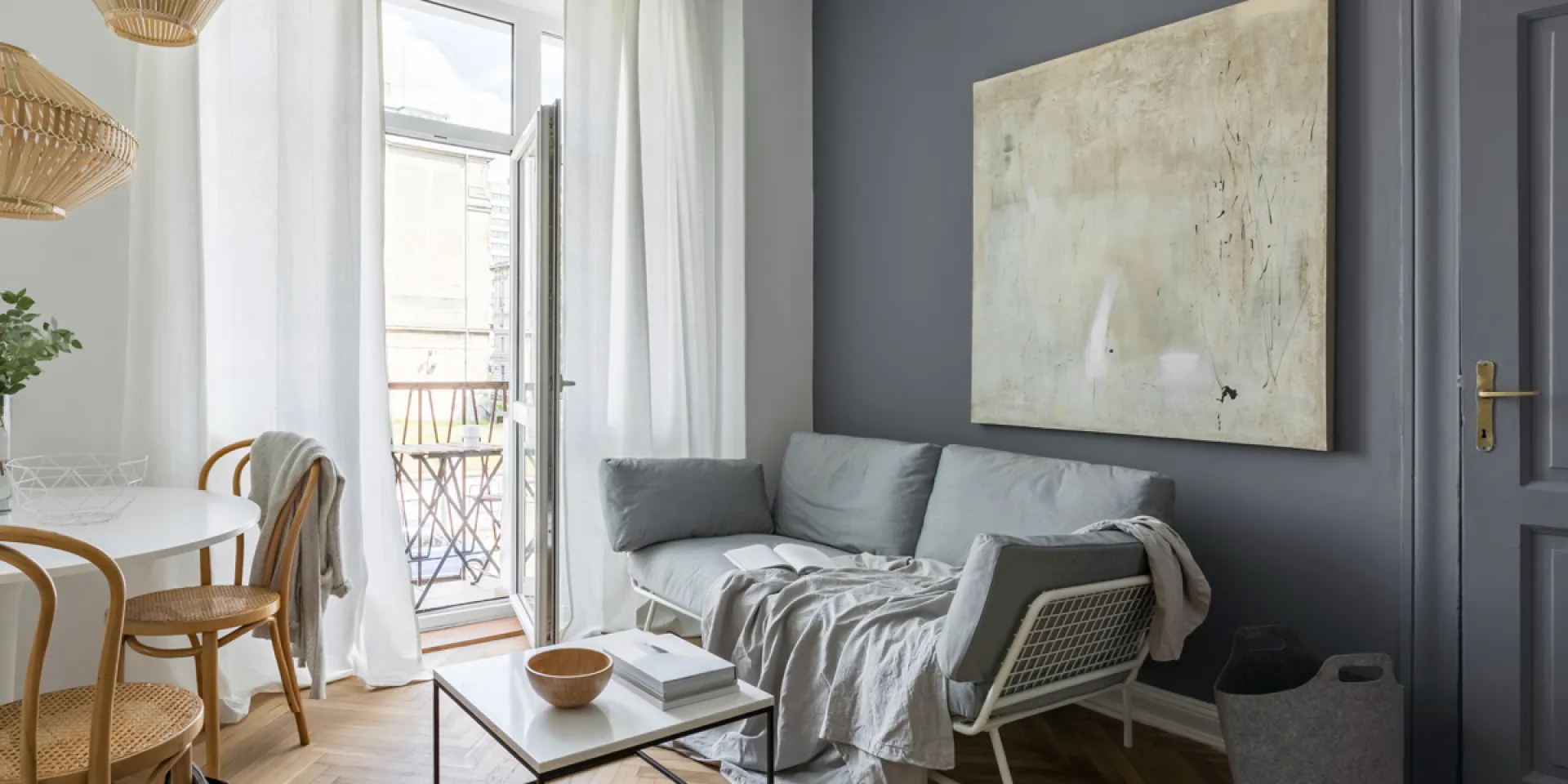 Szare wnętrze z wykorzystaniem matowej farby Tikkurila 