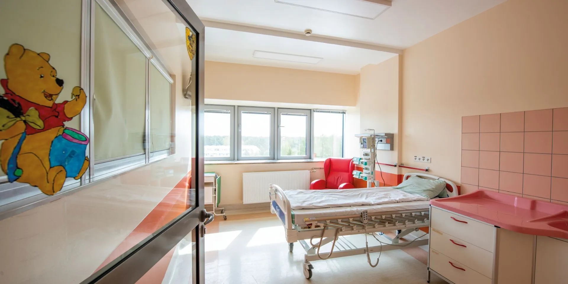 Centrum Zdrowia Dziecka w Warszawie odmalowane farbą Tikkurila Argentum Plus