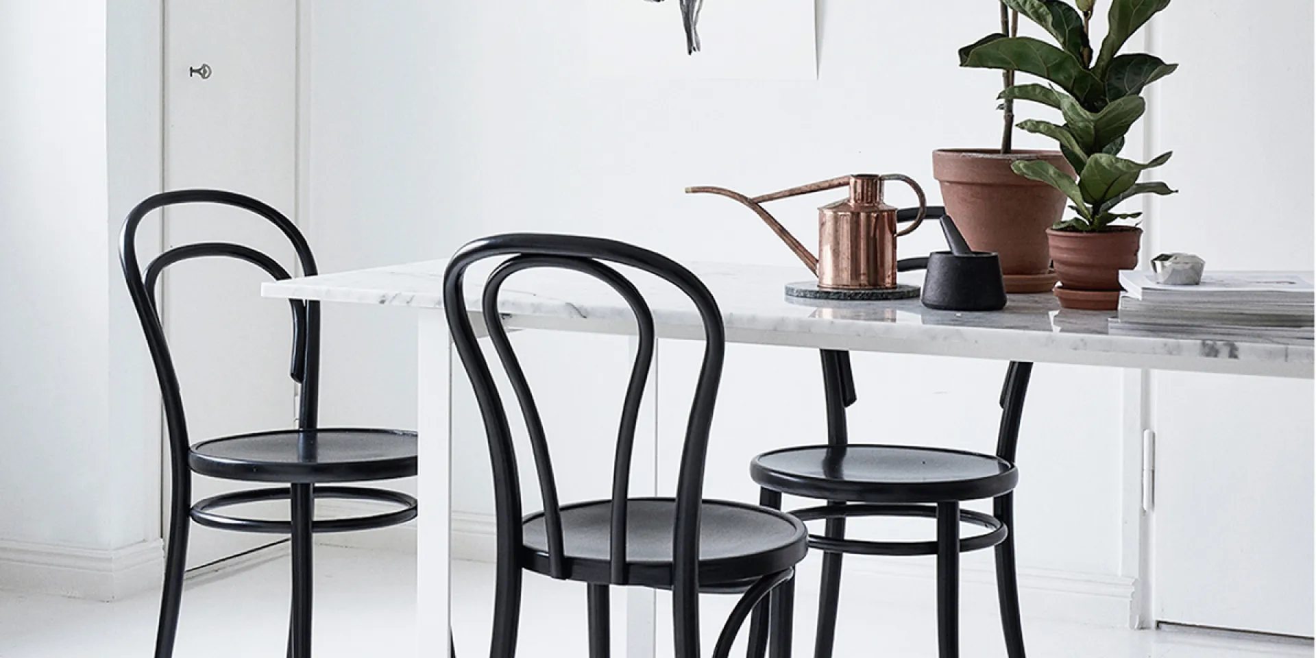 Aranżacje wnętrz jadalni w tonacji off-white - kolor Zephyr