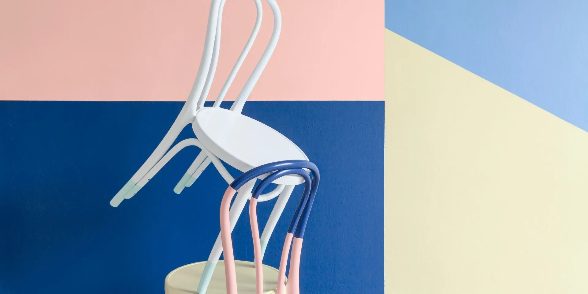 Kontrastowe połączenie kolorów ścian