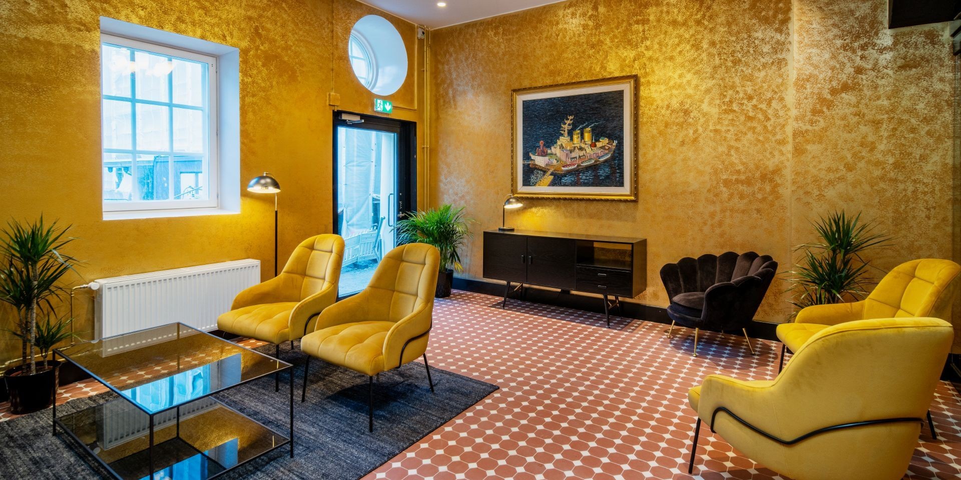 Salon w kolorze złota