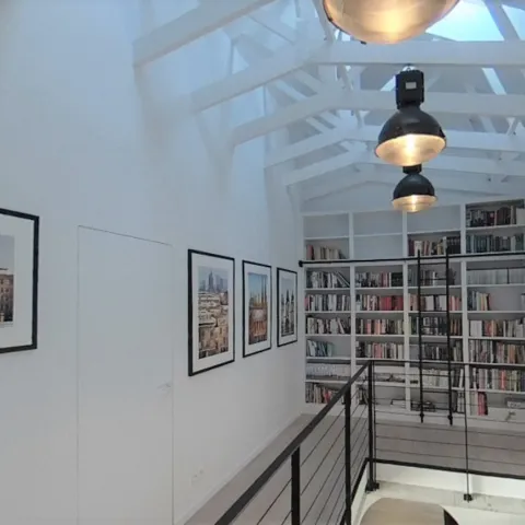 klatka schodowa pomalowana farbami Tikkurila