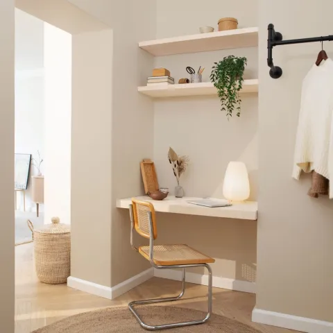 wnętrze w stylu boho w kolorze Tikkurila X459