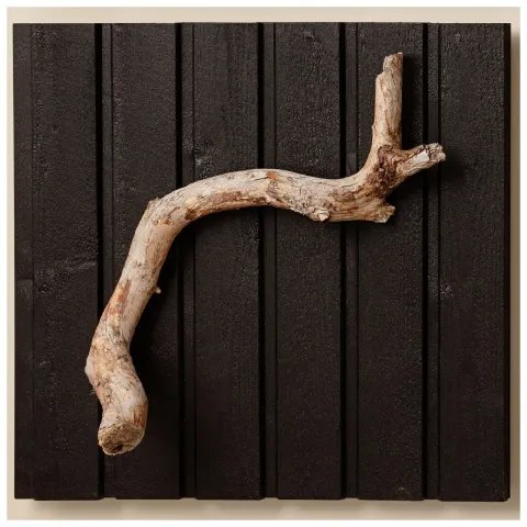 Popularny kolor na drewniane elewacje – czerń Tikkurila D129 Korppi