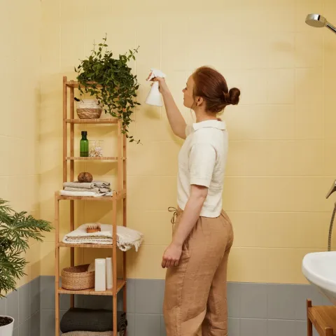 łazienka pomalowana farbą do płytek Tikkurila Luja Ceramic Tiles