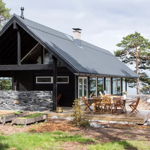 Pomysł na malowanie elewacji z drewna z produktami Tikkurila