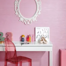 Efekt-dekoracyjny-różowa-ściana-Tikkurila
