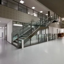 Rozwiązania wykończeniowe do posadzek w budynkach publicznych i komercyjnych