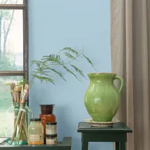 wnętrze w stylu Bohemian z kolorem roku Tikkurila Cumulus Y354