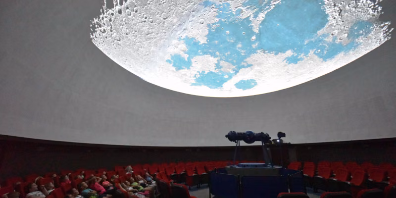 Planetarium-sufit-Tikkurila-Anti-Reflex-white