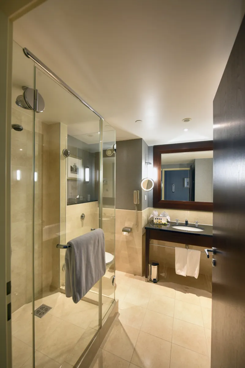 Intercontinental-Hotel-Warszawa-sufit-Tikkurila-Luja