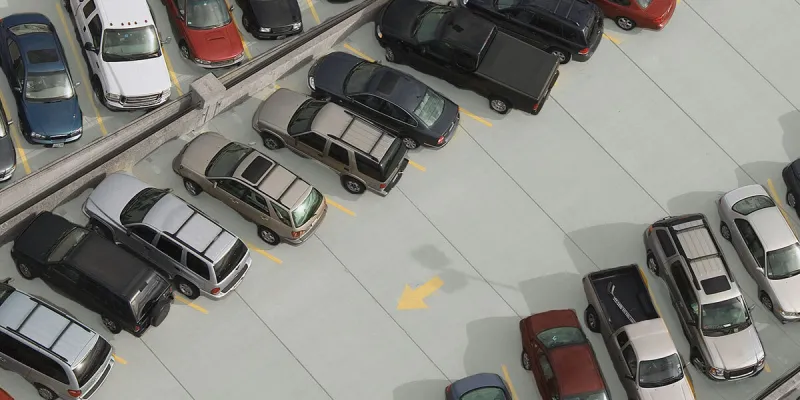 Posadzki przemysłowe na parkingach i w hangarach