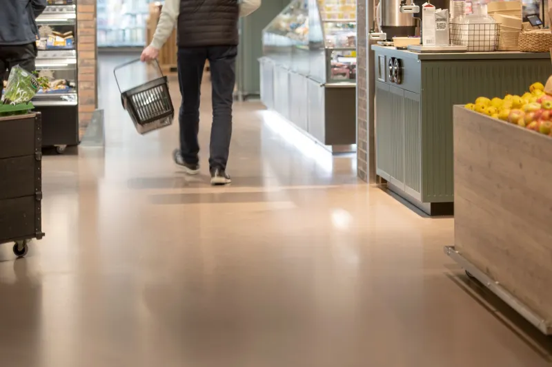 Rozwiązania podłogowe w zgodzie ze środowiskiem naturalnym w Hemköp Sickla Galleria