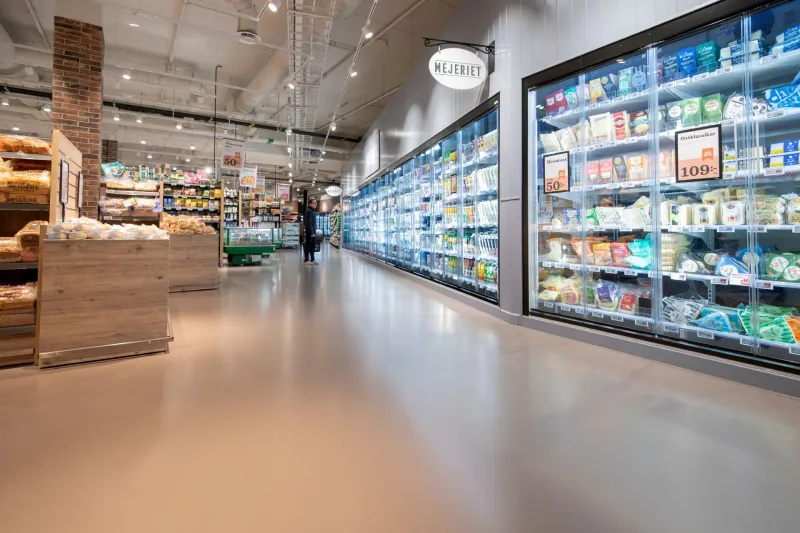 Rozwiązania podłogowe w zgodzie ze środowiskiem naturalnym w Hemköp Sickla Galleria
