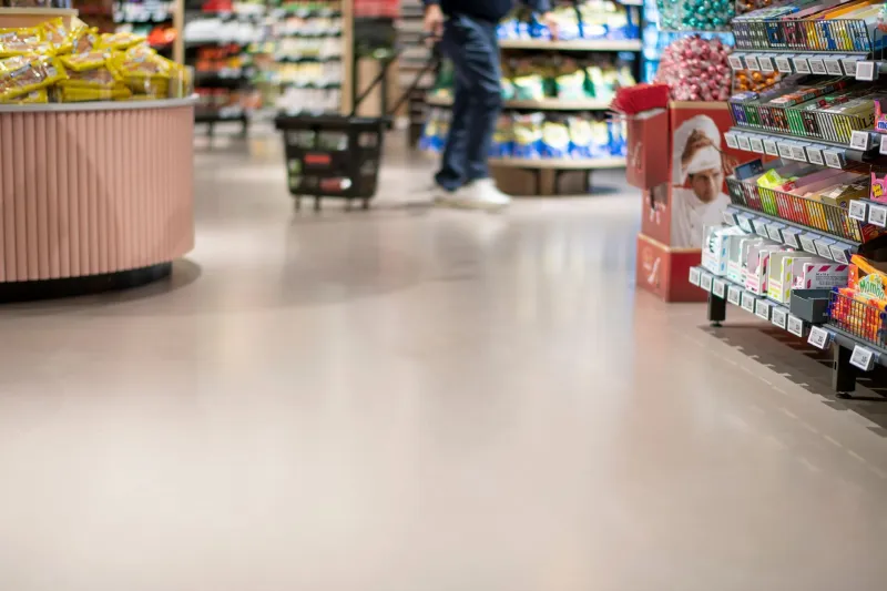 Rozwiązania podłogowe w zgodzie ze środowiskiem naturalnym w Hemköp Sickla Galleria